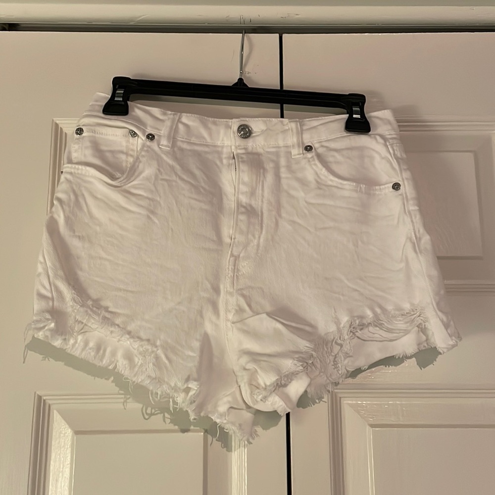 Size medium LOVE TREE DENIM high-waisted white ripped jean shorts